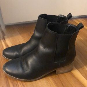 GAP black Chelsea booties. Size 8.
